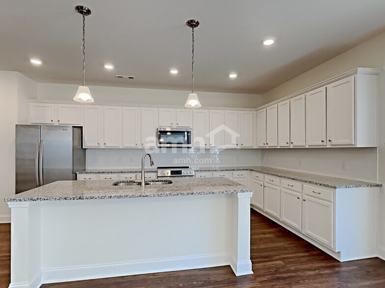 Building Photo - 416 Charity Ln