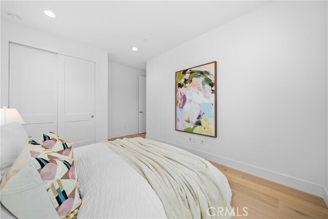 Building Photo - 206 Collino
