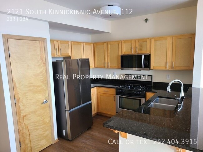 Building Photo - 2121 S Kinnickinnic Ave