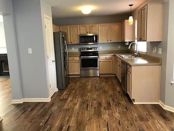 Building Photo - 12186 Split Granite Dr