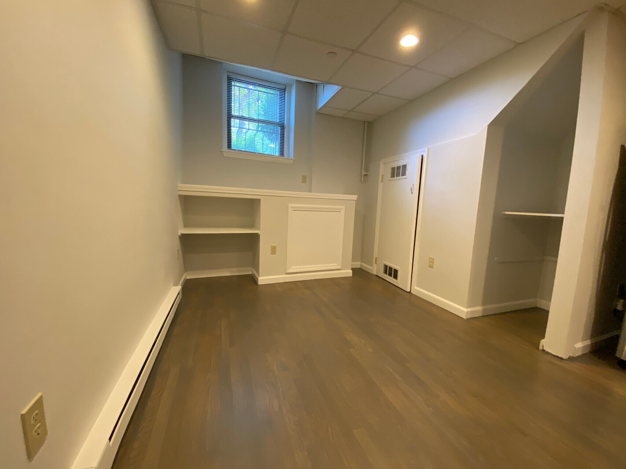 Building Photo - 77 Park Dr