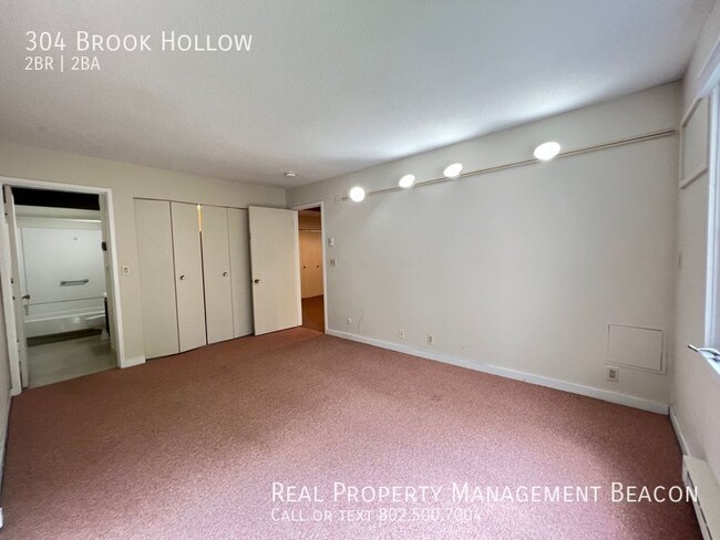 Building Photo - 304 Brook Hollow