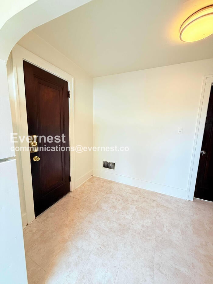 Building Photo - 9353 Kentucky St