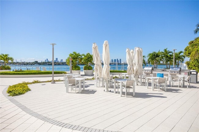 Building Photo - 1000 West Ave