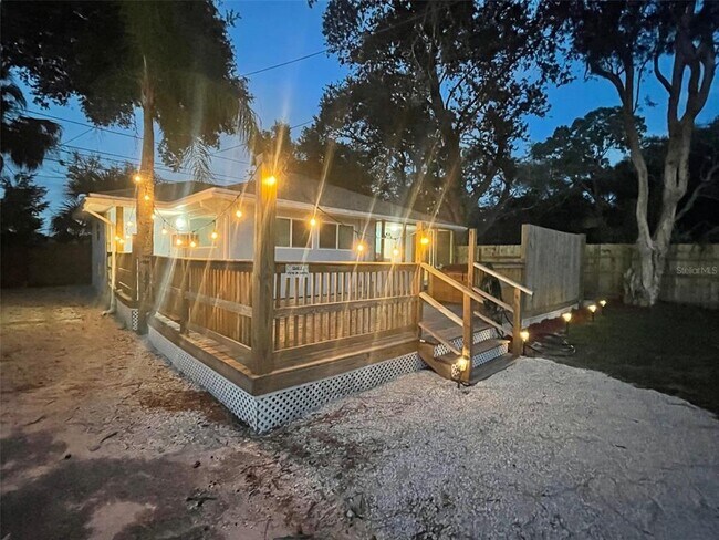 Building Photo - 3485 Adrian Ave