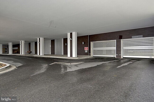 Building Photo - 5101 RIVER Rd