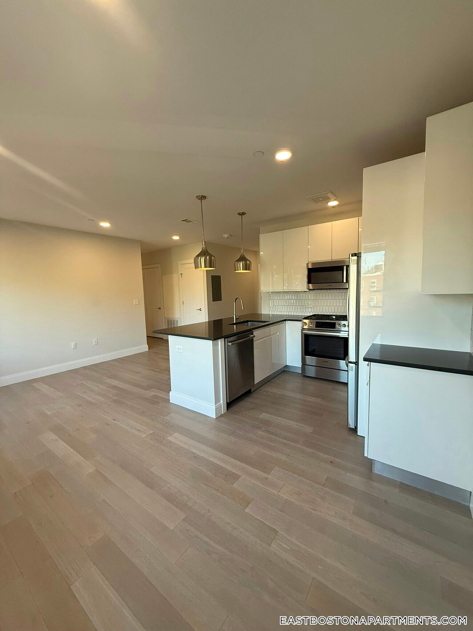 Building Photo - 152 Liverpool St