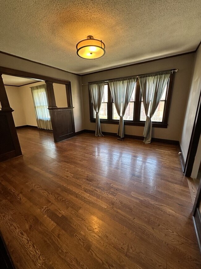 Building Photo - Charming 3BR Brainerd Home with Screened Porch