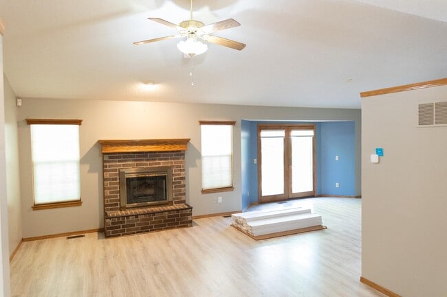 Building Photo - 1106 S Longford St
