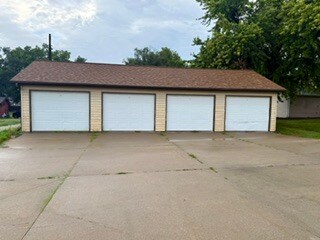1 Det Garage w/remote - 509 N 1st St