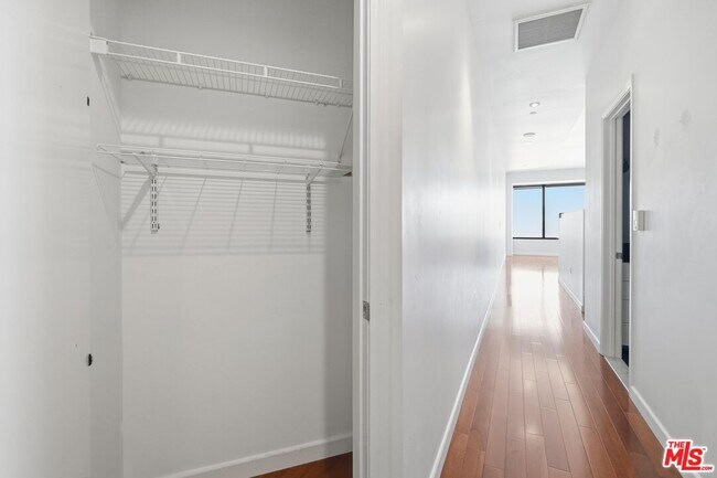 Building Photo - 1100 Wilshire Blvd