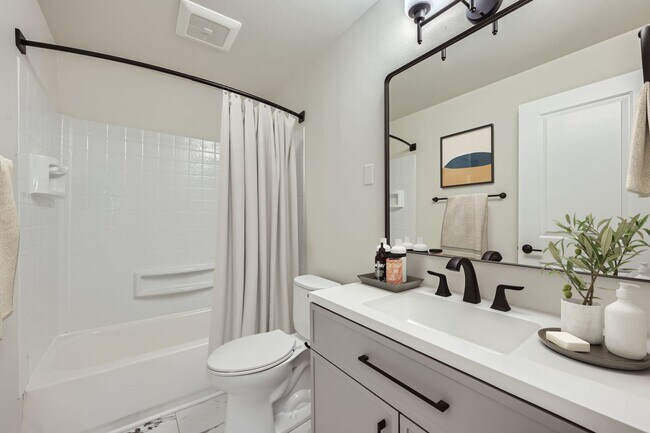 Building Photo - Breathtaking Renovation! Oversized 2 Bed 1.5 Bath Townhome! Ready Now! Don't Miss Out!