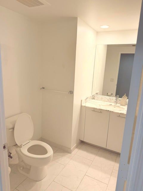 Building Photo - 951 Brickell Ave