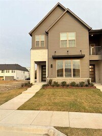 Building Photo - 2528 Brunswick Wy