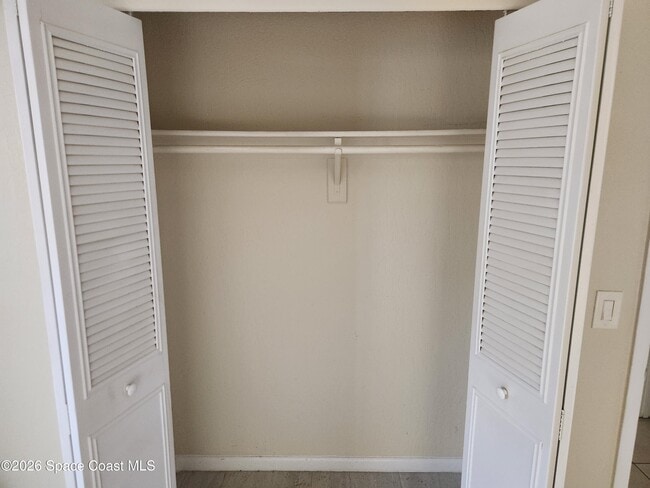 Building Photo - 2130 Forest Knoll Dr NE