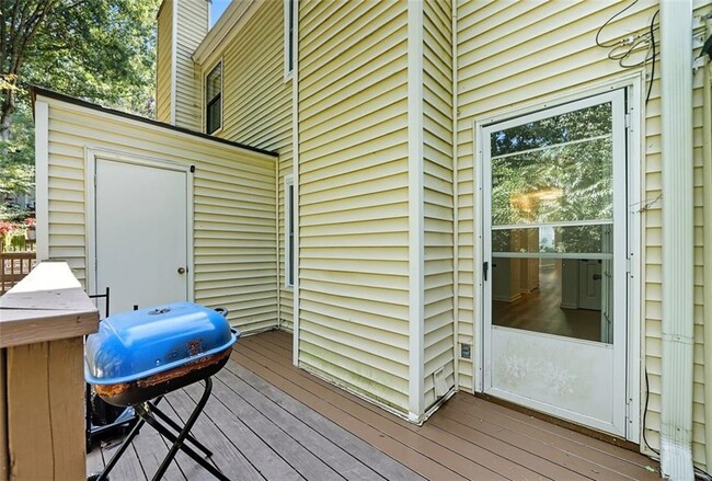 Building Photo - 6615 Sienna Ct