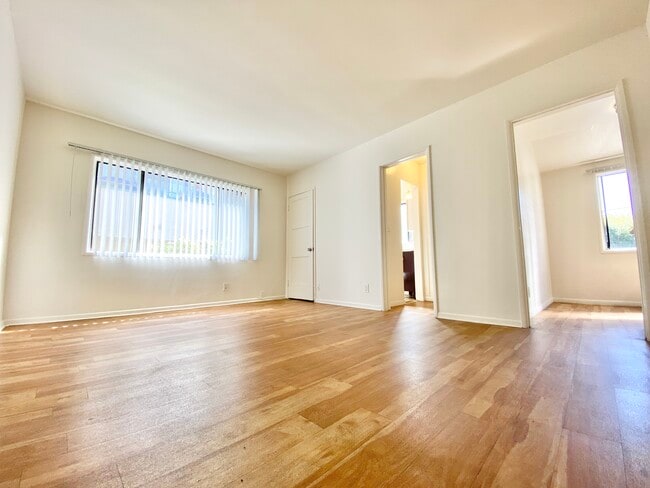 Building Photo - 2613 S Sepulveda Blvd