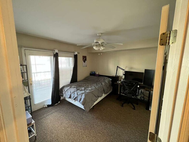 Building Photo - 1201 Laurel Ave