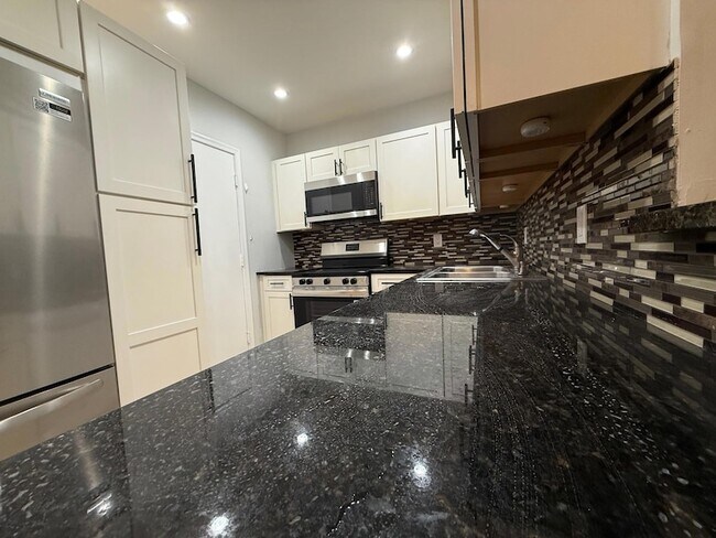 Building Photo - 5700 NE 22nd Way