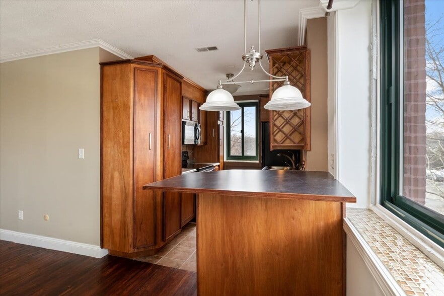 Building Photo - 150 Rumford Ave