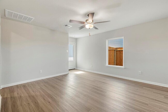 Building Photo - 8117 Sunberry Shadow Dr