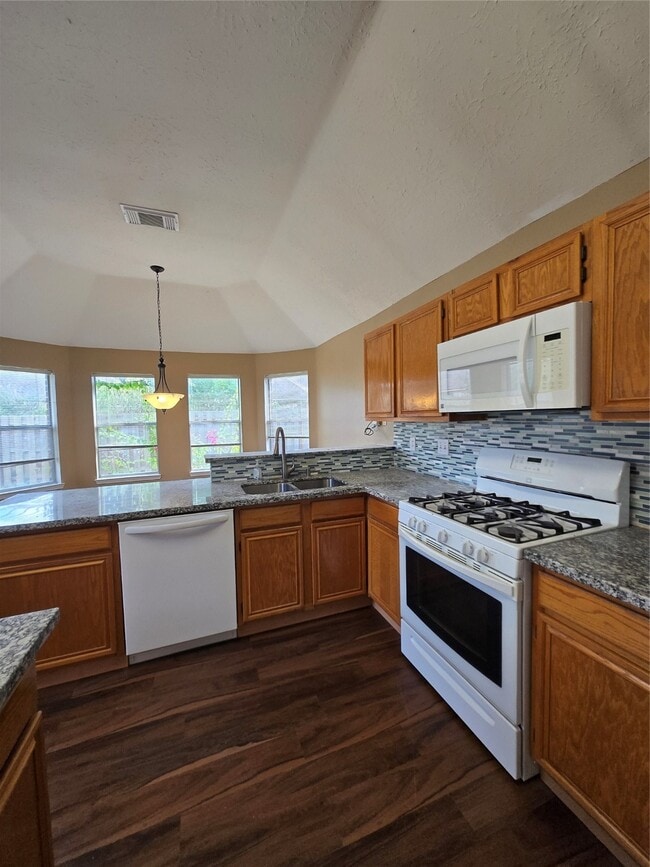 Building Photo - 2730 N Larkspur Cir