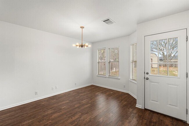 Building Photo - 210 Summerside Ave