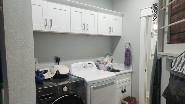 Building Photo - 9149 Timber Ln