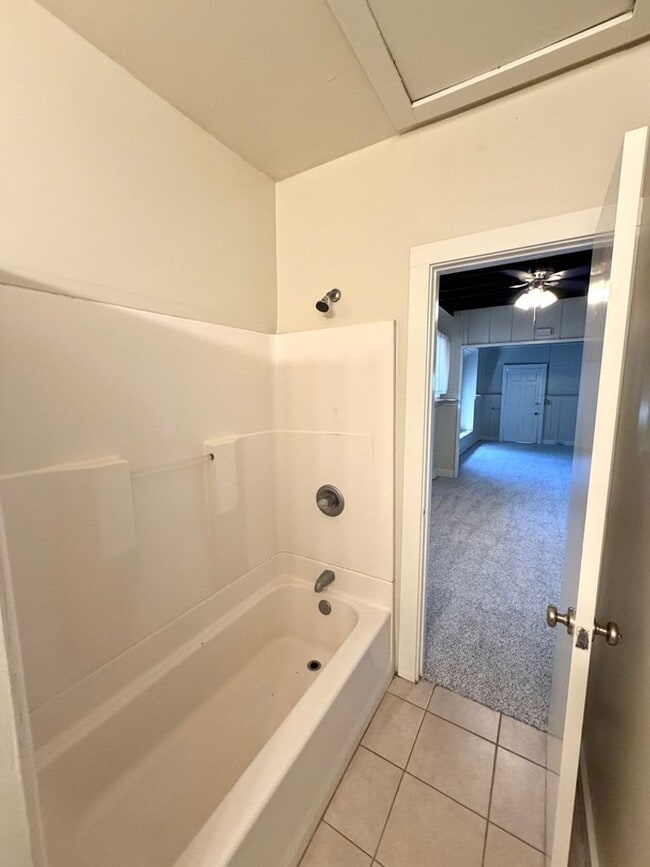 Building Photo - Adorable Downtown Upland Bungalow