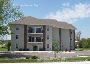 Building Photo - 904 NE Deer Creek Dr