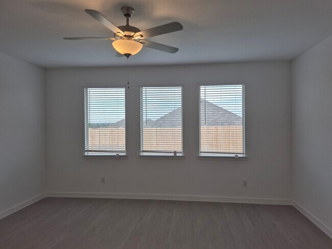 Building Photo - 224 Pine St