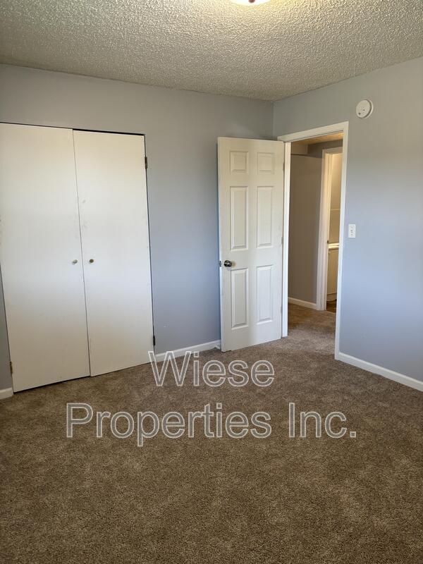 Building Photo - 2110 Bradley Ct