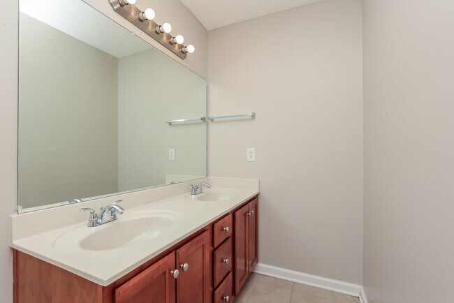Building Photo - 3404 Whitesail Ct