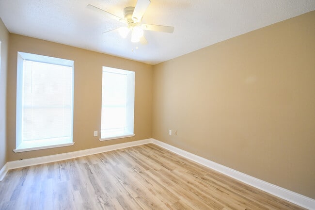 Building Photo - 231 Belle Terre Blvd