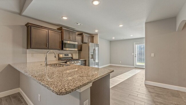Building Photo - "Homey 4-Bedroom House in Bentonville – 1,433 Sq. Ft. of Comfort!"