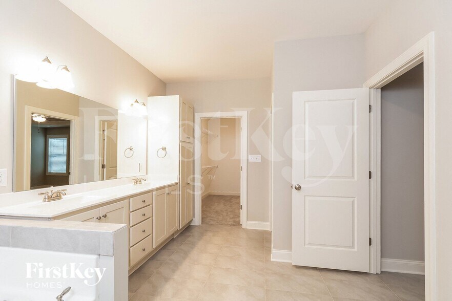 Building Photo - 116 Unique Pl