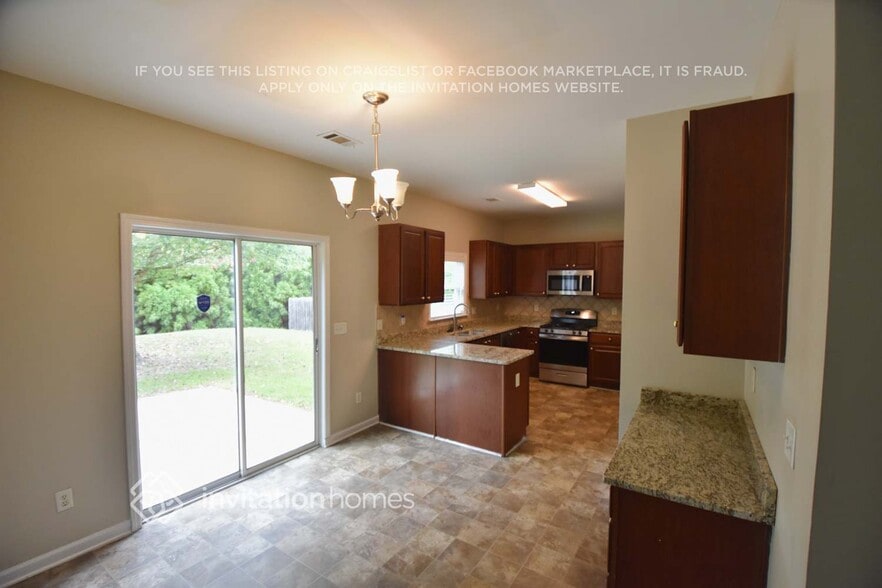 Building Photo - 7376 Blue Jay Way