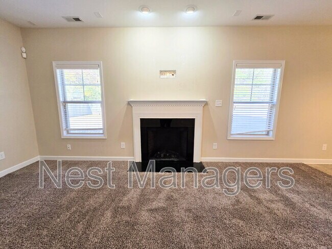 Building Photo - 389 Roanoke Dr