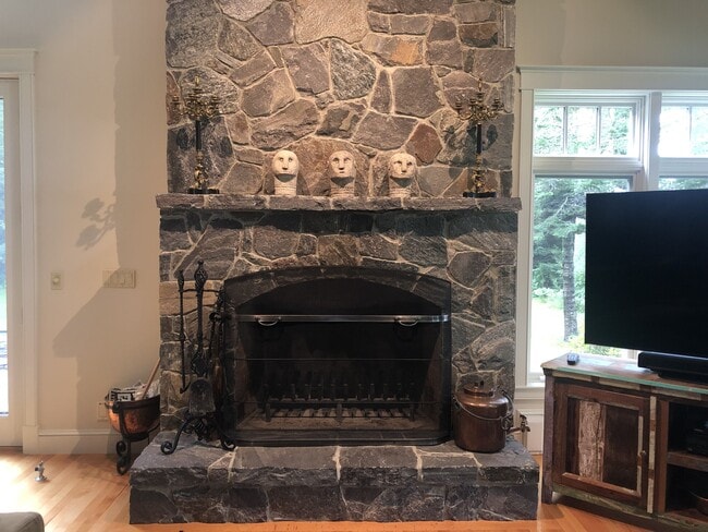 Building Photo - 1140 Roosevelt Trail