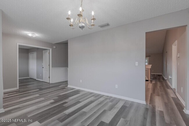 Building Photo - 14004 Crestwick Dr W