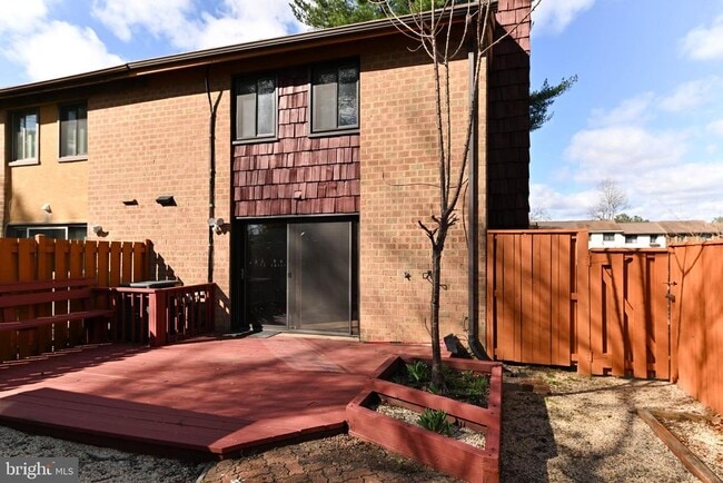 Building Photo - 6556 Frietchie Row