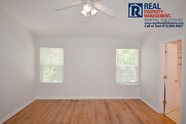 Building Photo - Wonderful 2BR/2.5BA townhome less than 1 m...