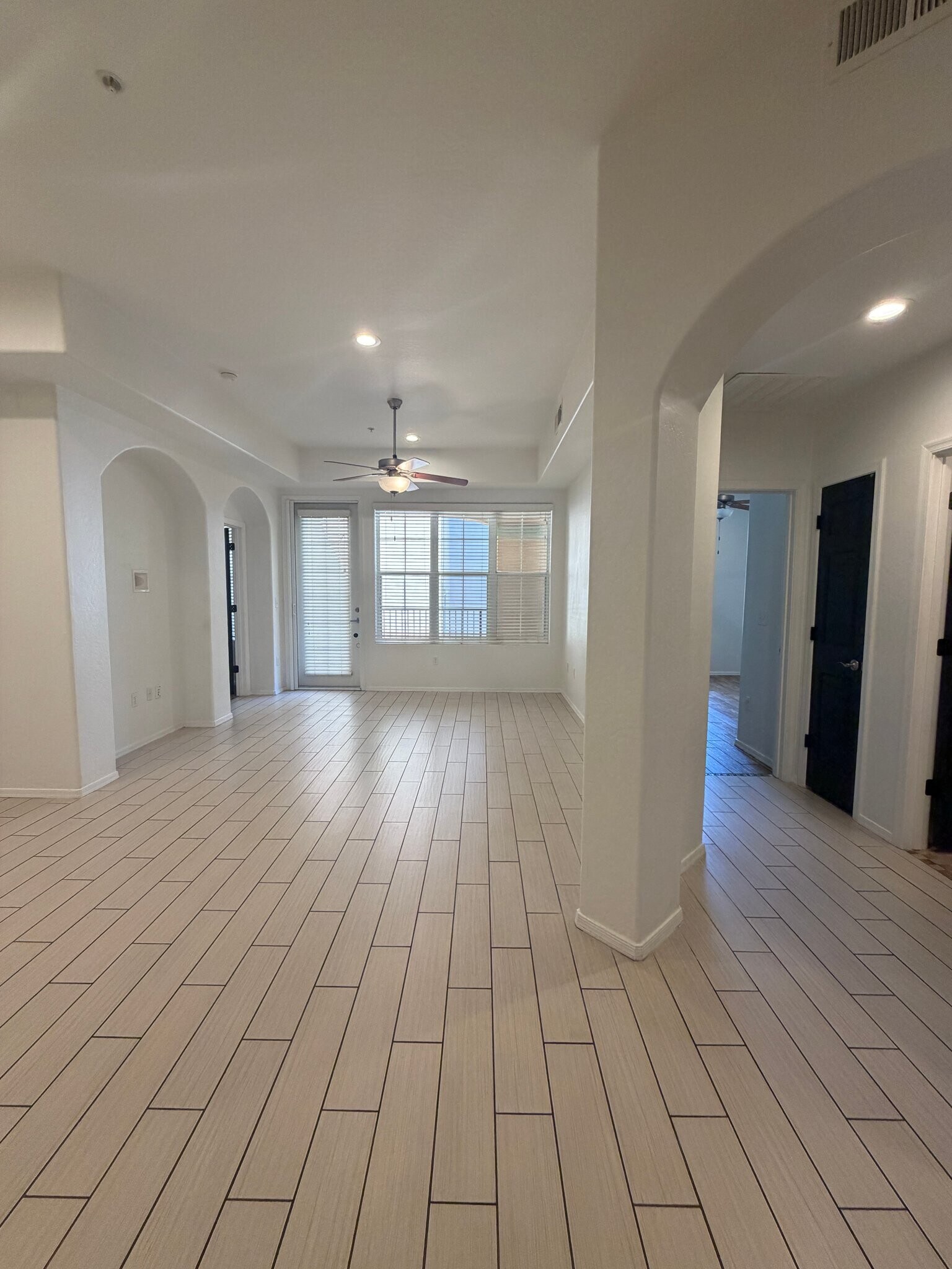 Building Photo - 14575 W Mountain View Blvd