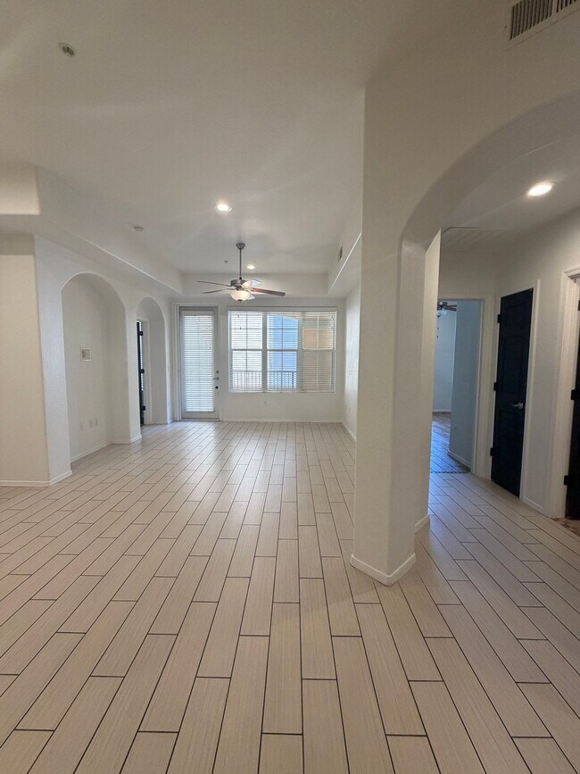 Building Photo - 14575 W Mountain View Blvd