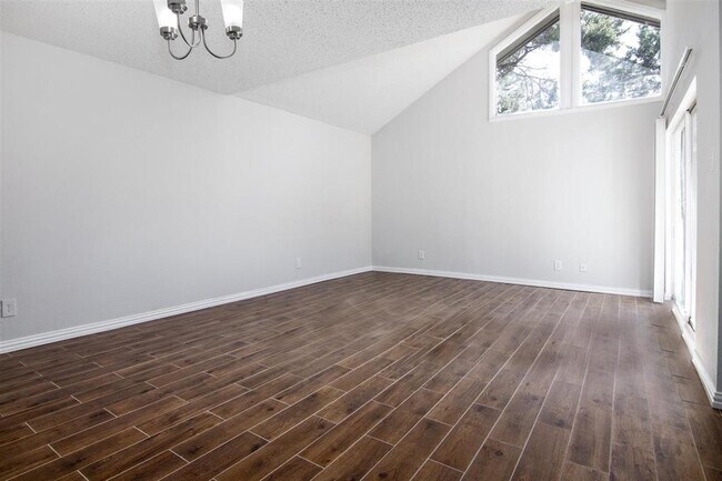 Building Photo - 4637 Country Creek Dr