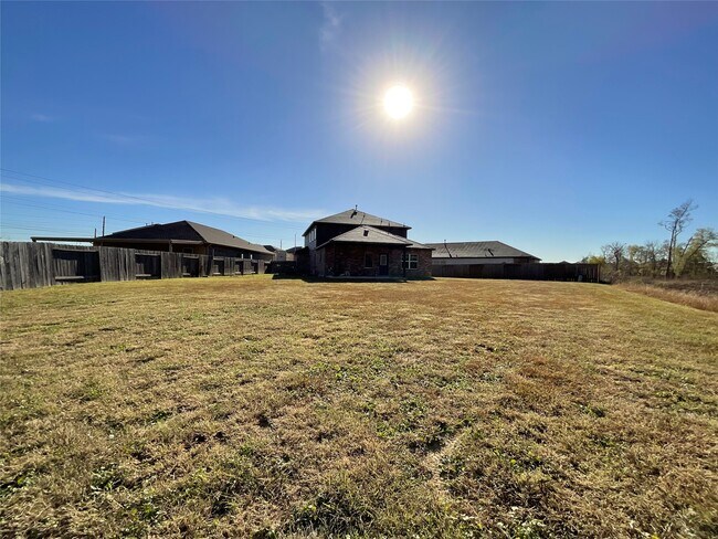 Building Photo - 8039 Brooks Crossing Dr