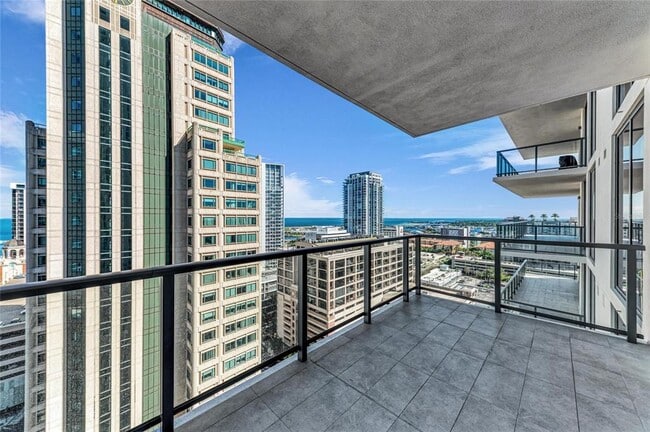 Building Photo - 275 1st Ave S