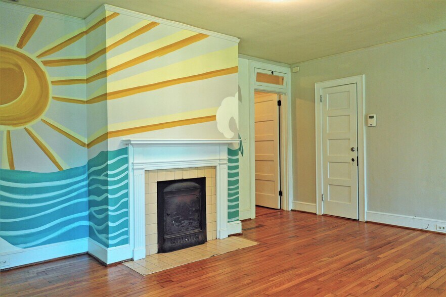 Building Photo - 120 S Harden St