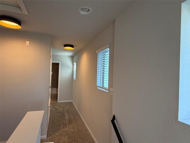 Building Photo - 1720 Artesian Spgs Xing