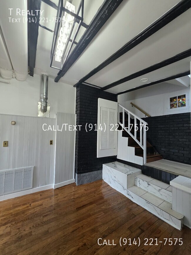 Building Photo - 14 Thurman St